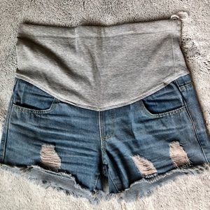 Sexy Mamma Maternity shorts size 26/27